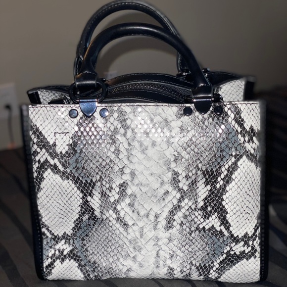 Purse - Picture 2 of 3